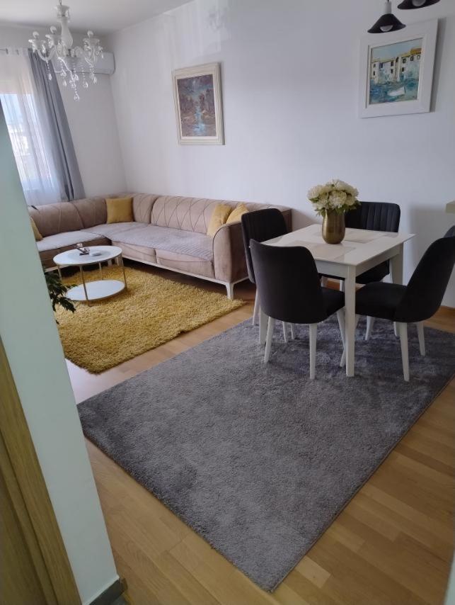Lovely Apartment - Ljupki Stan Podgoriçe Dış mekan fotoğraf